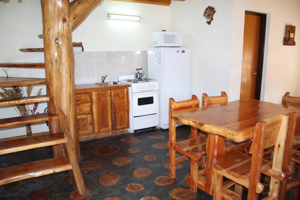 Apart Samay Hue Bungalows Dina Huapi Esterno foto