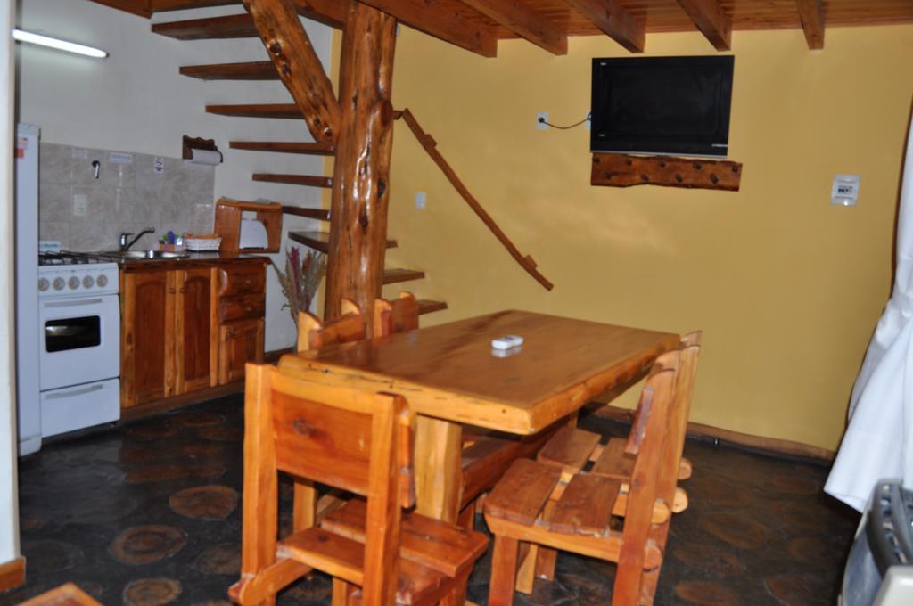 Apart Samay Hue Bungalows Dina Huapi Esterno foto